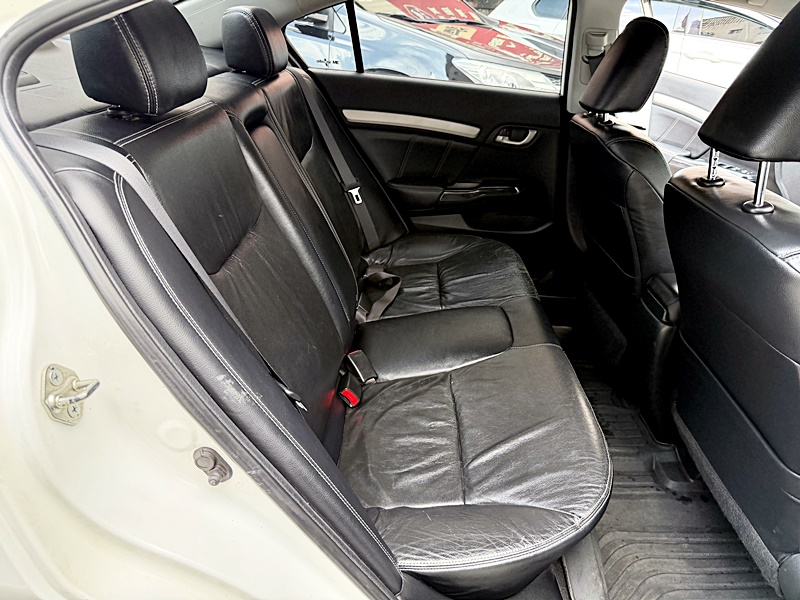 2012 Honda Civic K14 白 中古車實車細節 8｜百度汽車