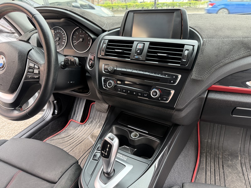 2013 BMW 118i 銀 中古車實車細節 10｜百度汽車