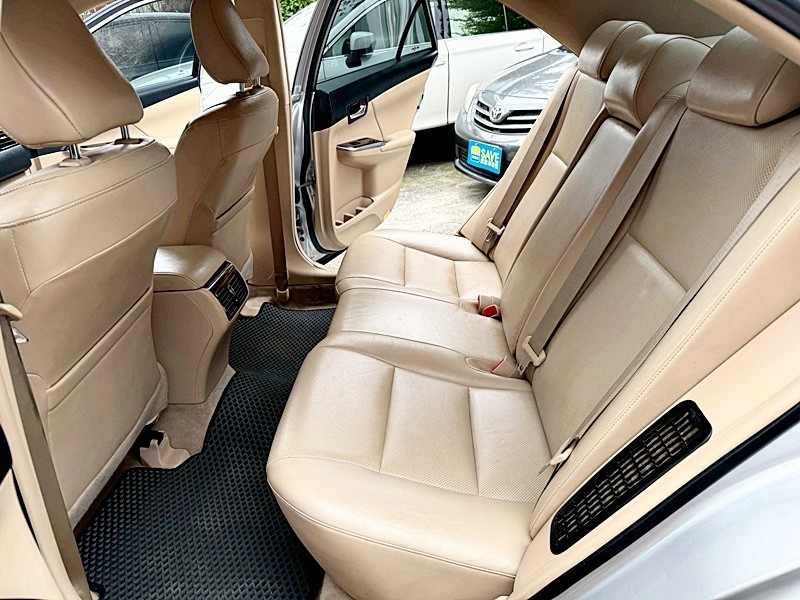 2013 Toyota Camry 銀 中古車實車細節 6｜百度汽車