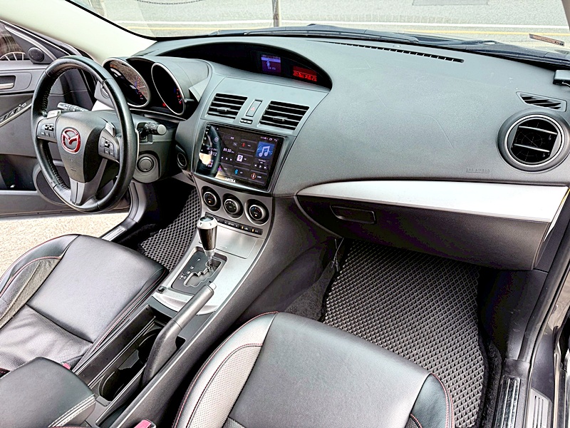 2012 MAZDA MAZDA3 灰 中古車實車細節 7｜百度汽車
