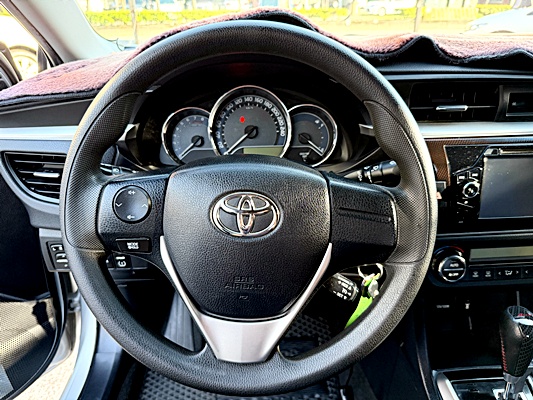 2014 TOYOTA ALTIS 銀 中古車實車細節 9｜百度汽車