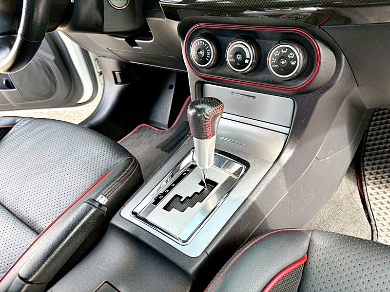 2015 MITSUBISHI LANCER IO 白 中古車實車細節 11｜百度汽車