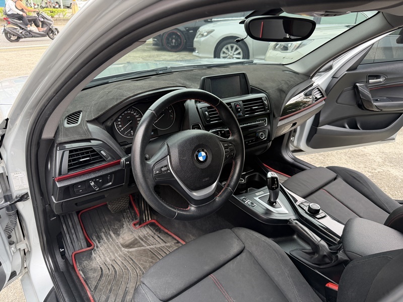 2013 BMW 118i 銀 中古車實車細節 5｜百度汽車