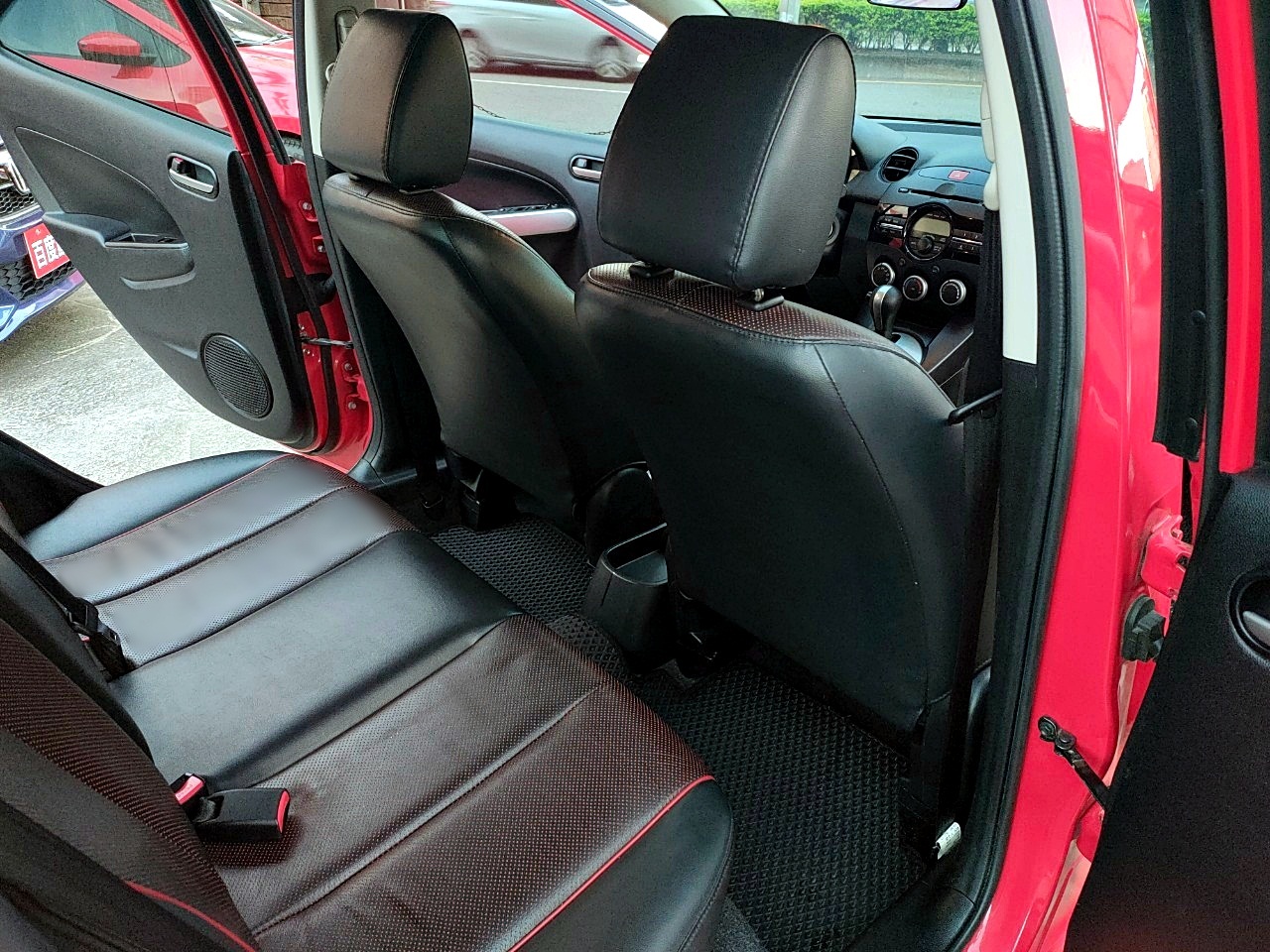 2014 MAZDA MAZDA2 紅 中古車實車細節 6｜百度汽車