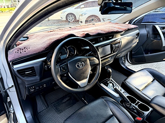 2014 TOYOTA ALTIS 銀 中古車實車細節 5｜百度汽車