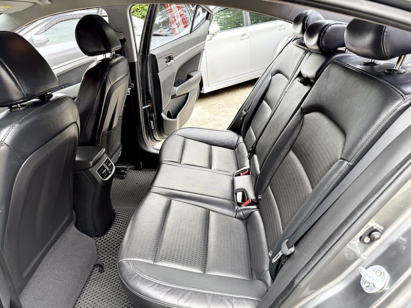 2017 Hyundai Elantra 白 中古車實車細節 6｜百度汽車