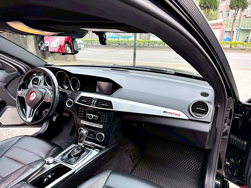 2011 BENZ C180 Coupe 黑 中古車實車細節 7｜百度汽車