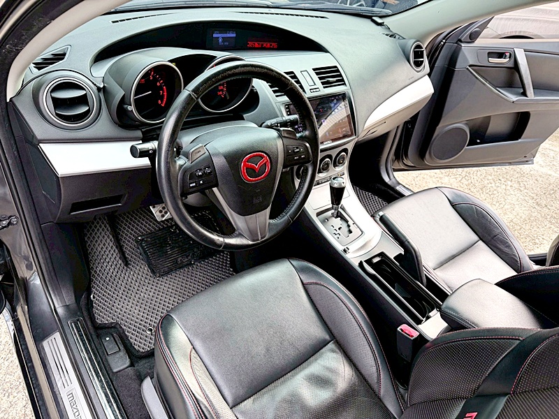2012 MAZDA MAZDA3 灰 中古車實車細節 5｜百度汽車