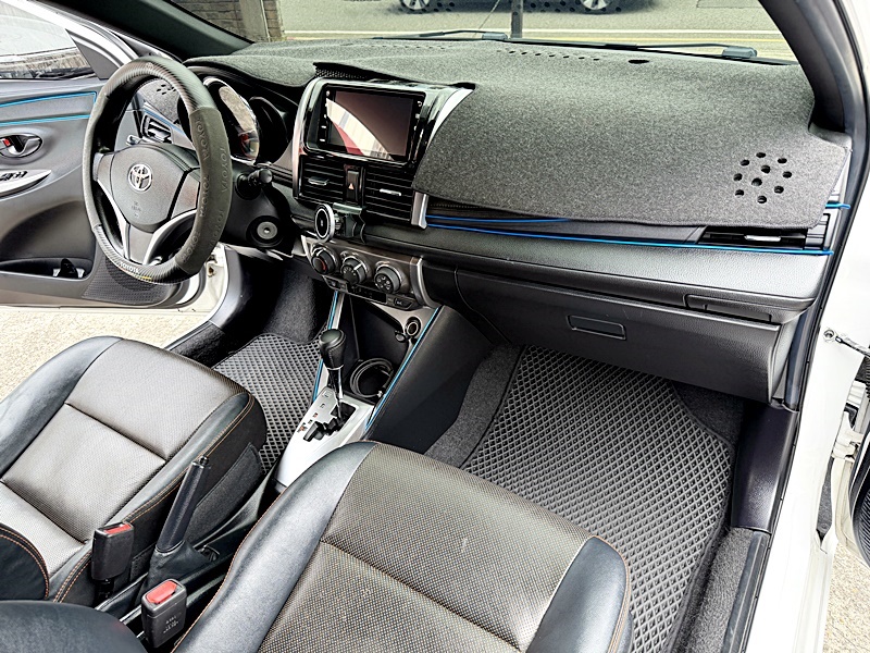 2017 Toyota Yaris 白 中古車實車細節 7｜百度汽車