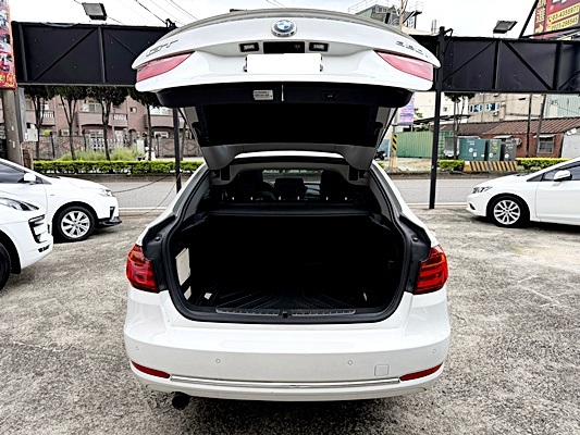 2015 BMW 320iGT 白 中古車實車細節 17｜百度汽車