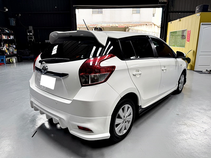 2017 Toyota Yaris 白 中古車實車細節 4｜百度汽車