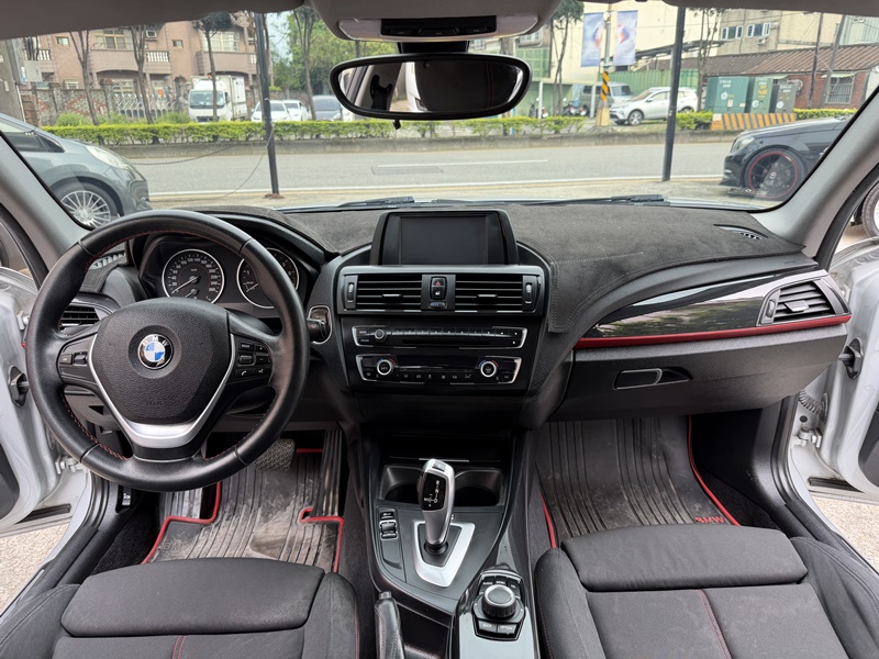 2013 BMW 118i 銀 中古車實車細節 13｜百度汽車