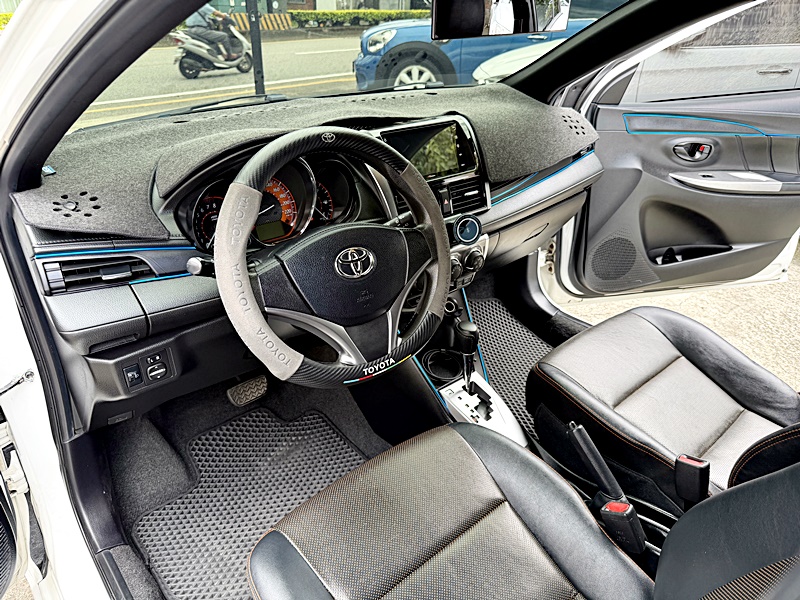 2017 Toyota Yaris 白 中古車實車細節 5｜百度汽車