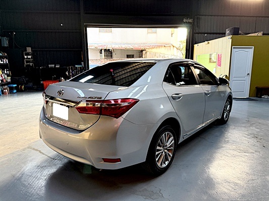 2014 TOYOTA ALTIS 銀 中古車實車細節 4｜百度汽車