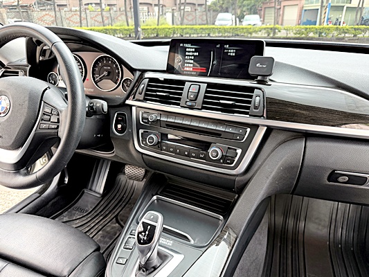 2015 BMW 320iGT 白 中古車實車細節 10｜百度汽車