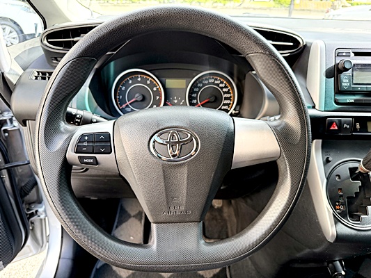 2013 TOYOTA WISH 銀 中古車實車細節 10｜百度汽車
