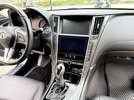 2018 INFINITI Q50 藍 中古車實車細節 10｜百度汽車