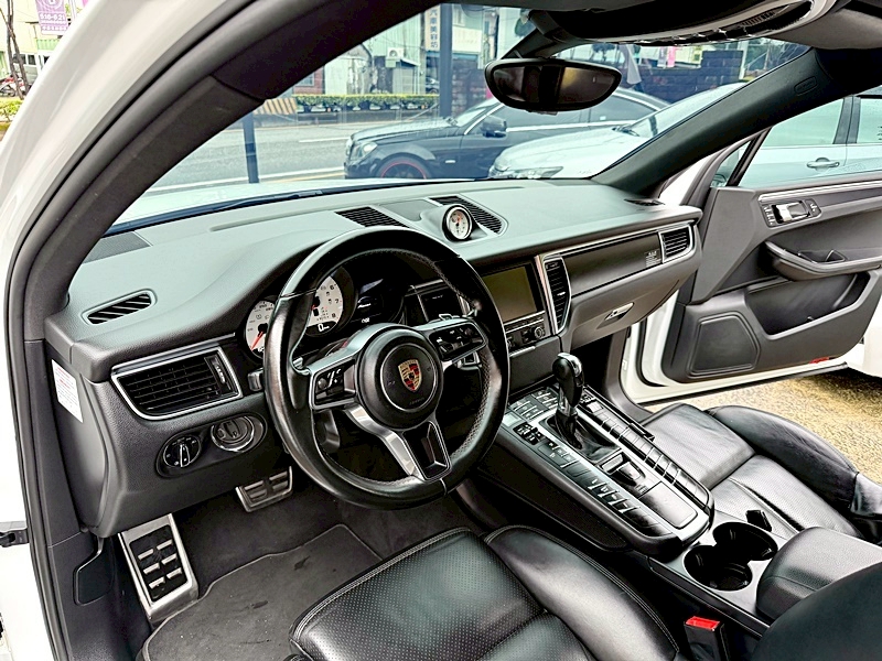 2015 PORSCHE MACAN 白 中古車實車細節 5｜百度汽車