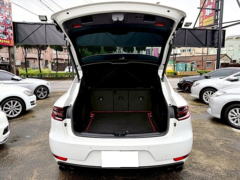 2015 PORSCHE MACAN 白 中古車實車細節 17｜百度汽車