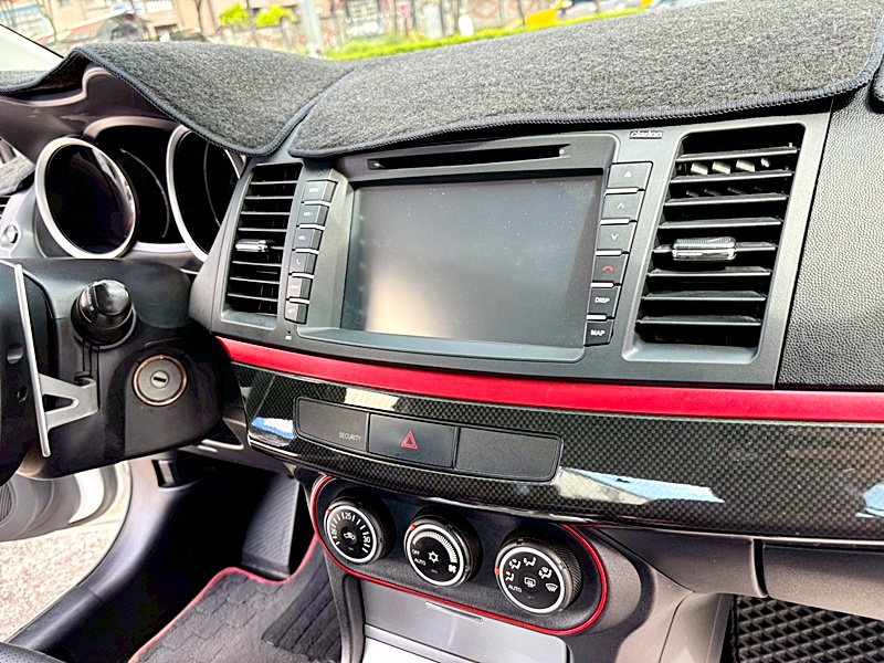 2015 MITSUBISHI LANCER IO 白 中古車實車細節 10｜百度汽車