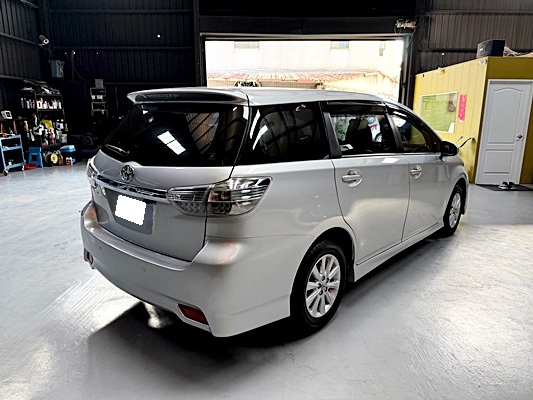 2013 TOYOTA WISH 銀 中古車實車細節 4｜百度汽車
