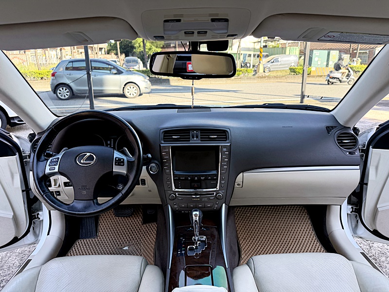 2010 Lexus is250 白 中古車實車細節 13｜百度汽車