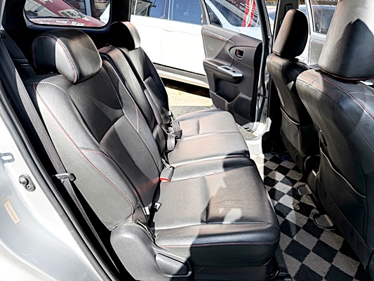 2013 TOYOTA WISH 銀 中古車實車細節 8｜百度汽車