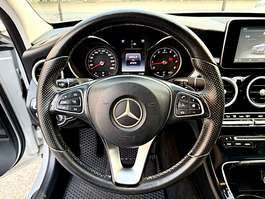2016 BENZ C180 銀 中古車實車細節 9｜百度汽車
