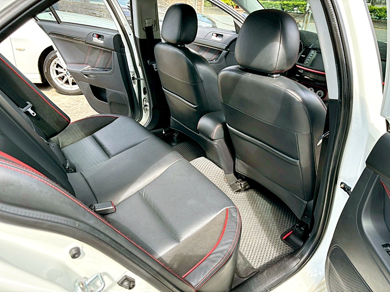 2015 MITSUBISHI LANCER IO 白 中古車實車細節 8｜百度汽車