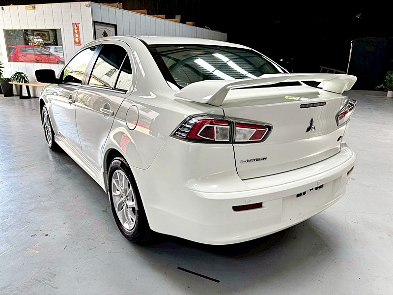 2015 MITSUBISHI LANCER IO 白 中古車實車細節 2｜百度汽車