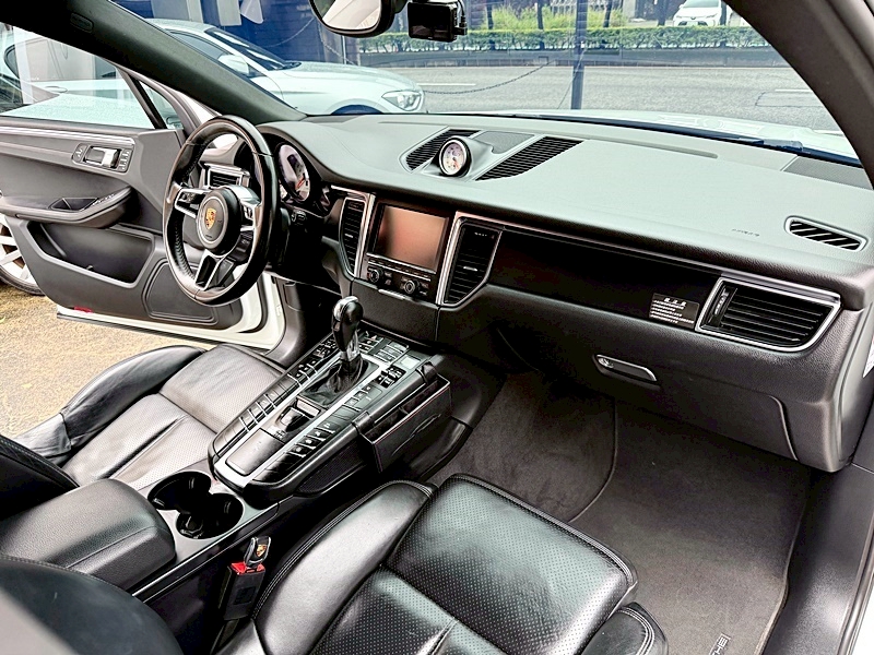 2015 PORSCHE MACAN 白 中古車實車細節 7｜百度汽車