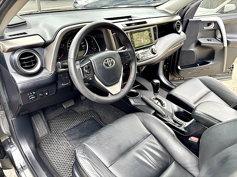 2015 TOYOTA RAV4 黑 中古車實車細節 5｜百度汽車