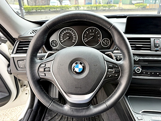 2015 BMW 320iGT 白 中古車實車細節 9｜百度汽車