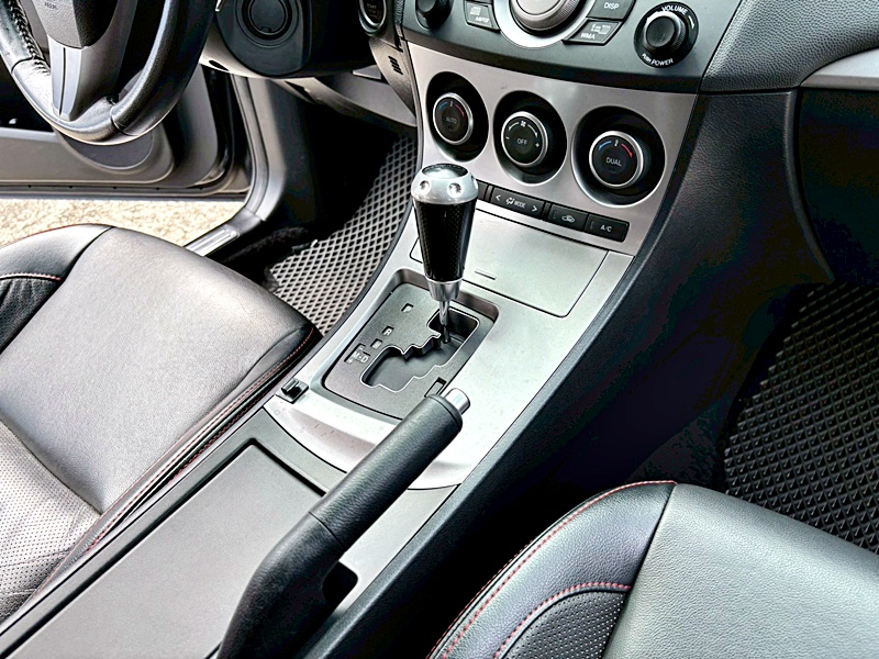 2012 MAZDA MAZDA3 灰 中古車實車細節 10｜百度汽車