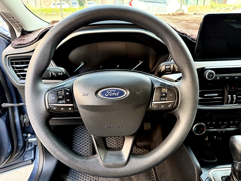 2019 Ford Focus-GF 藍 中古車實車細節 9｜百度汽車