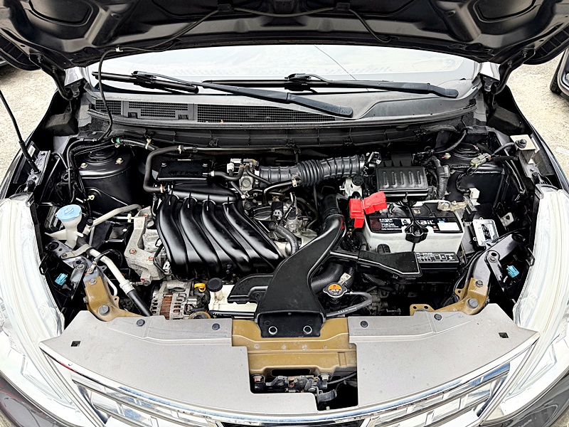 2016 NISSAN LIVINA 灰 中古車實車細節 14｜百度汽車