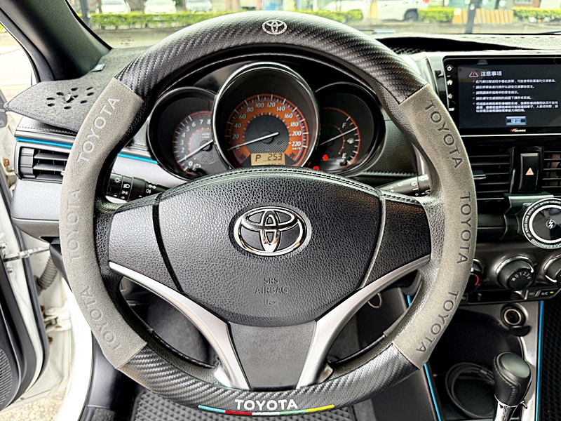 2017 Toyota Yaris 白 中古車實車細節 9｜百度汽車