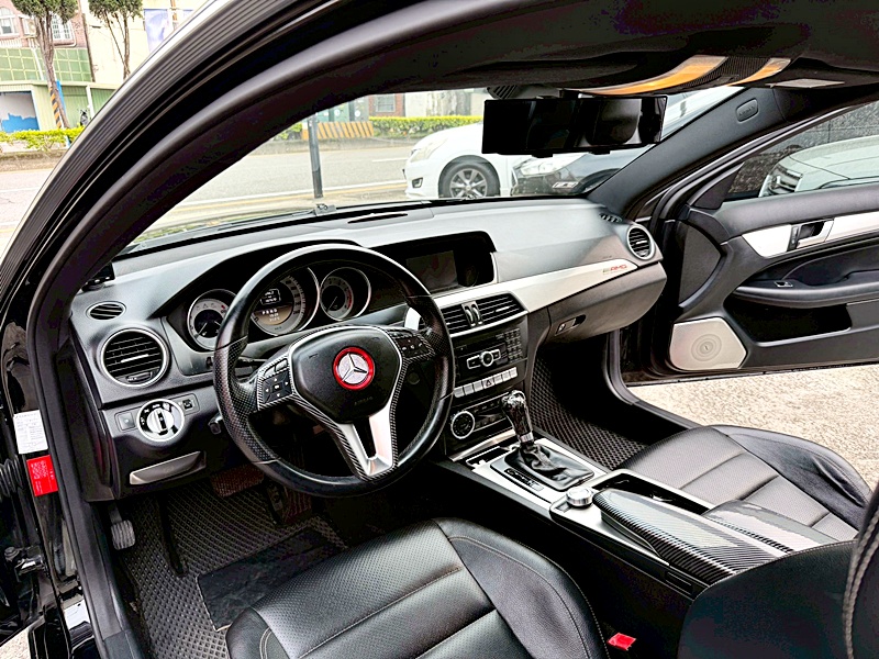 2011 BENZ C180 Coupe 黑 中古車實車細節 5｜百度汽車