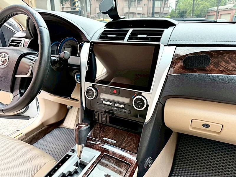 2013 Toyota Camry 銀 中古車實車細節 10｜百度汽車
