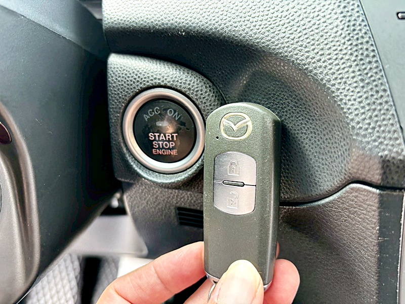 2012 MAZDA MAZDA3 灰 中古車實車細節 11｜百度汽車