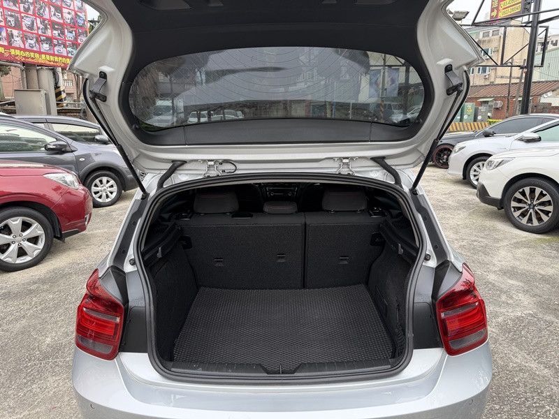 2013 BMW 118i 銀 中古車實車細節 17｜百度汽車