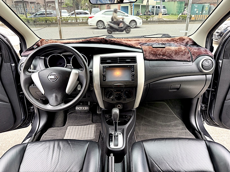 2016 NISSAN LIVINA 灰 中古車實車細節 11｜百度汽車
