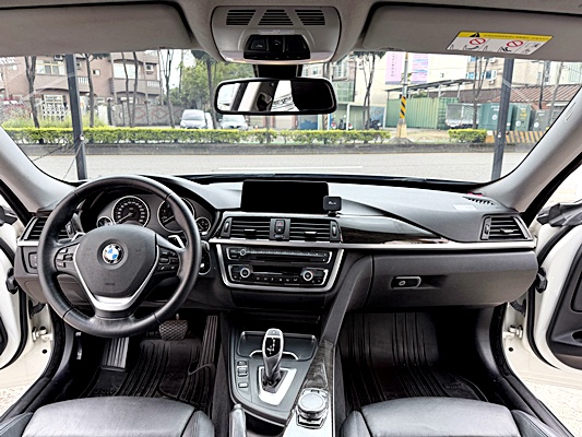 2015 BMW 320iGT 白 中古車實車細節 13｜百度汽車