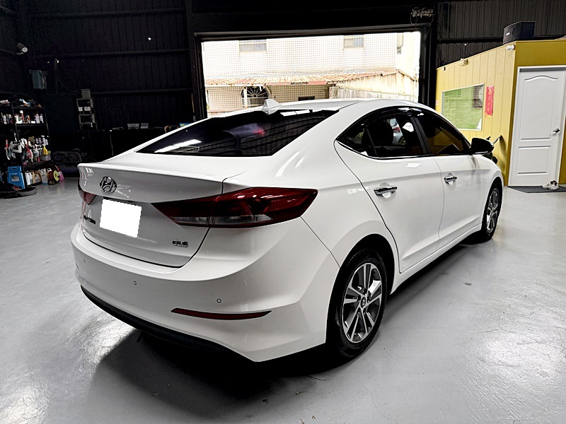 2017 Hyundai Elantra 白 中古車實車細節 4｜百度汽車