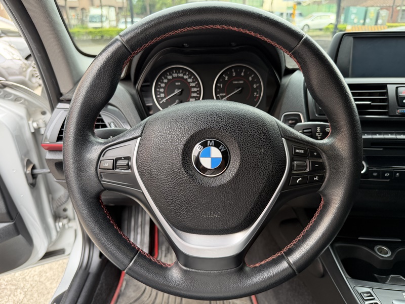 2013 BMW 118i 銀 中古車實車細節 9｜百度汽車