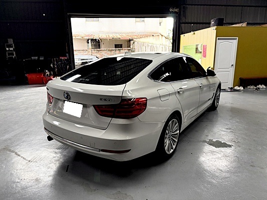 2015 BMW 320iGT 白 中古車實車細節 4｜百度汽車