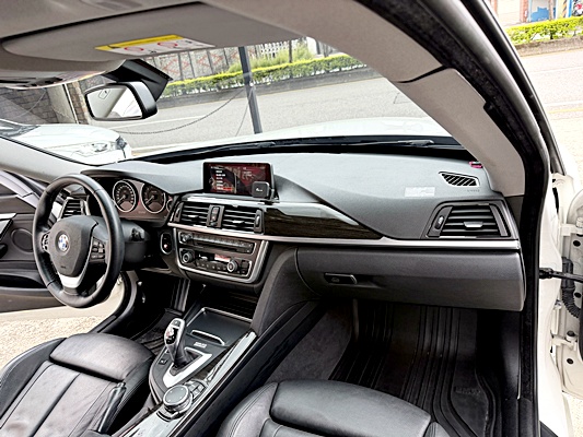 2015 BMW 320iGT 白 中古車實車細節 7｜百度汽車
