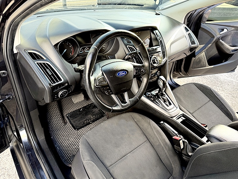 2016 FORD FOCUS-5D 黑 中古車實車細節 5｜百度汽車