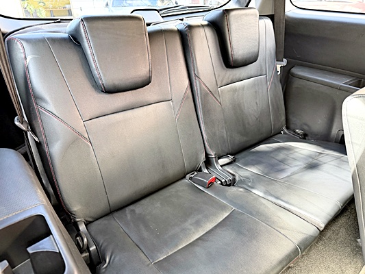2013 TOYOTA WISH 銀 中古車實車細節 9｜百度汽車