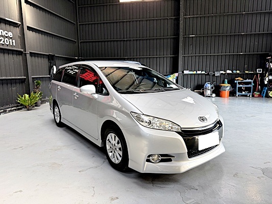 2013 TOYOTA WISH 銀 中古車實車細節 3｜百度汽車